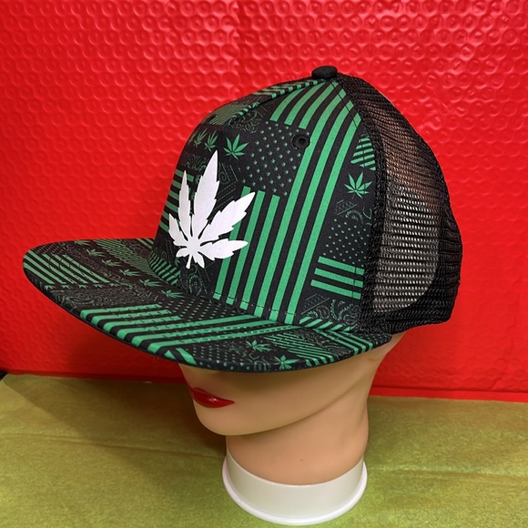 OSFM Leafy SnapBack Hat NWT - Picture 3 of 9